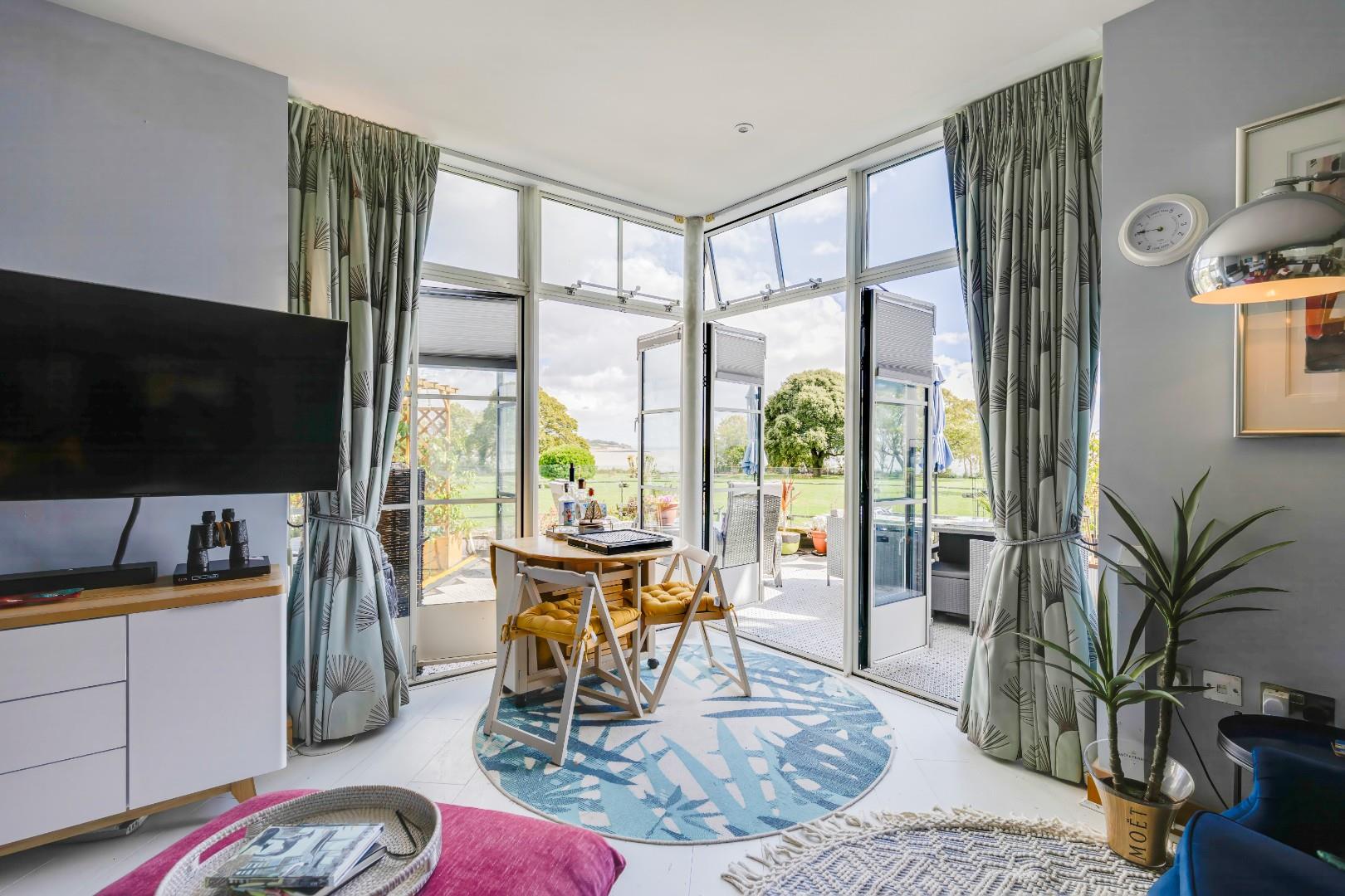 20 Headlands, Hayes Point, Hayes Road, Sully, CF64 5QH